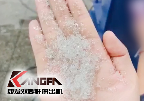 康發(fā)雙螺桿擠出機(jī)在先行先試中搶占先機(jī),以更加飽滿(mǎn)的精神狀態(tài)、更大的創(chuàng)新勇氣,奮發(fā)進(jìn)取,走出一條科學(xué)發(fā)展、跨越趕超的先行之路。