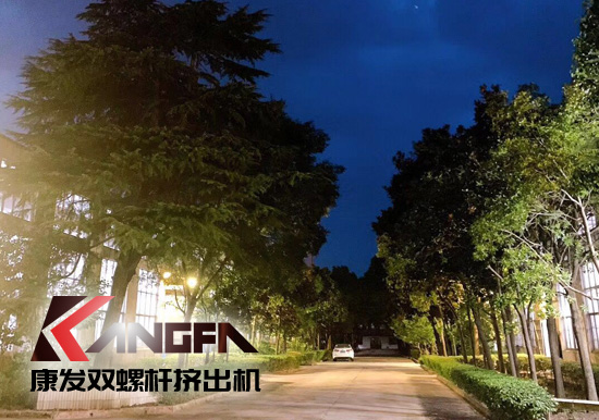 花園式廠區(qū)、綠樹成蔭、鳥語花香。原來的廠區(qū)的夜景是如此的美麗!